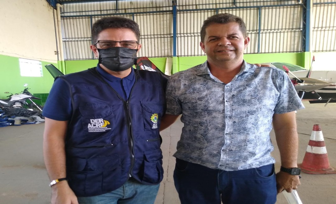 Após críticas, Kiefer Cavalcante pede a Gladson mudança no serviço 190 de Feijó